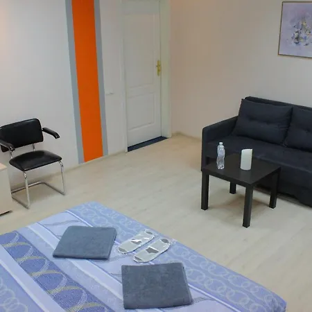 Uneed Podil Aparthotel *